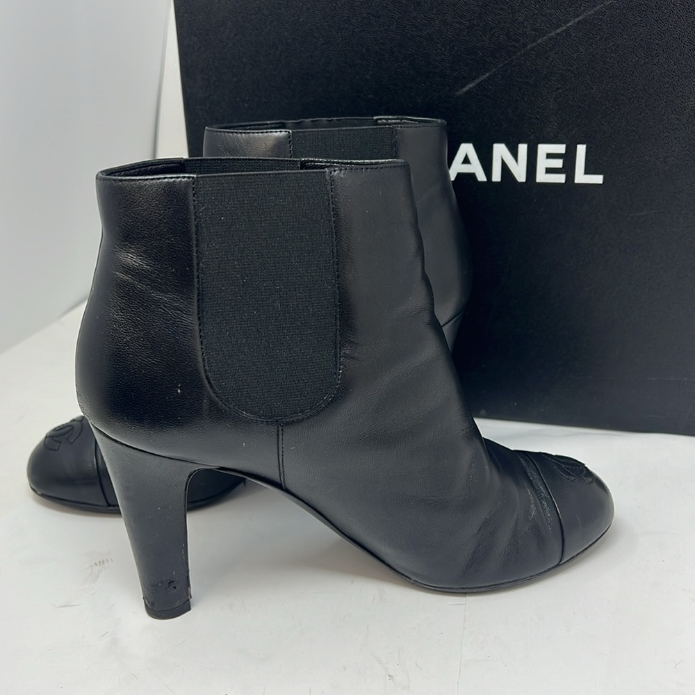 Chanel Sz 38 Short Lambskin Pull On 3.5”Heel Boots Booties - Picture 6 of 16